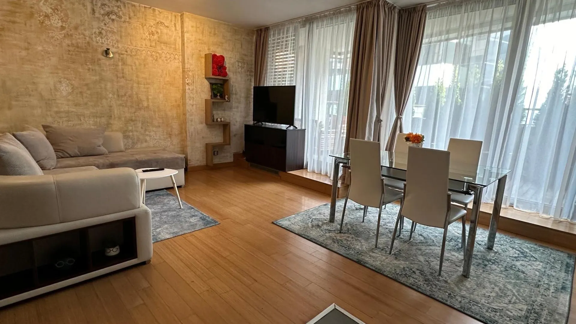 Silver City Paradise Sofia Apartment